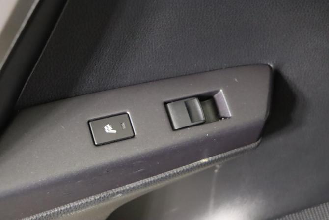 Toyota RAV4 IV (XA40) Рестайлинг с пробегом 2017 года, цена 2 569 990 рублей, 104302 км, внедорожник, Автокод Объявления