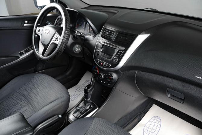 Hyundai Solaris I Рестайлинг с пробегом 2016 года, цена 1 329 000 рублей, 190000 км, седан, Автокод Объявления
