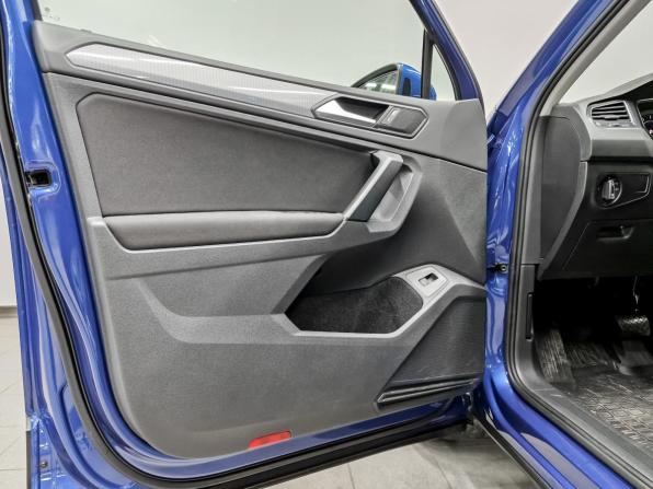 Volkswagen Tiguan II Рестайлинг с пробегом 2021 года, цена 4 215 000 рублей, 34083 км, внедорожник, Автокод Объявления