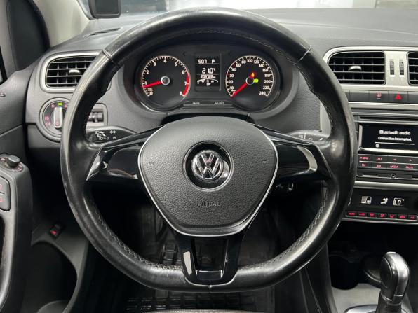 Volkswagen Polo V Рестайлинг с пробегом 2018 года, цена 950 000 рублей, 208708 км, седан, Автокод Объявления