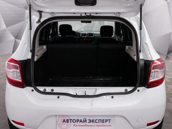 Renault Sandero II с пробегом 2015 года, цена 696 000 рублей, 181100 км, хэтчбек, Автокод Объявления