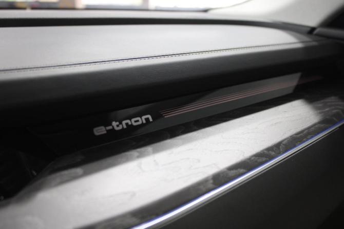 Audi e-tron I с пробегом 2020 года, цена 4 699 000 рублей, 79350 км, внедорожник, Автокод Объявления