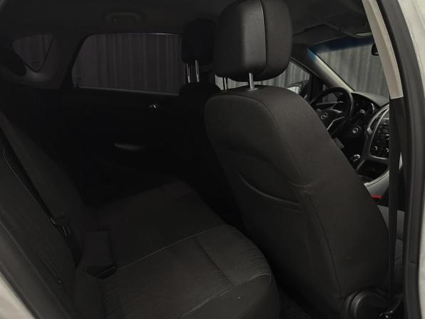 Opel Astra J с пробегом 2012 года, цена 599 000 рублей, 220000 км, хэтчбек, Автокод Объявления