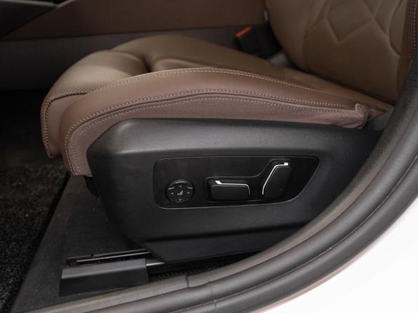 BMW 5 серии VIII (G60/G61/G68) с пробегом 2024 года, цена 7 500 000 рублей, 24000 км, седан, Автокод Объявления