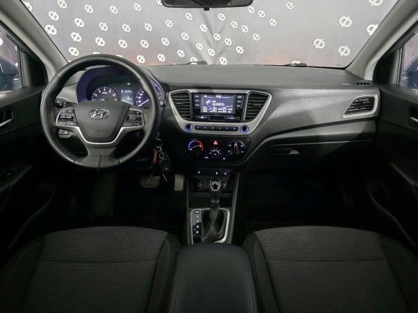 Hyundai Solaris II с пробегом 2018 года, цена 1 265 000 рублей, 133435 км, седан, Автокод Объявления