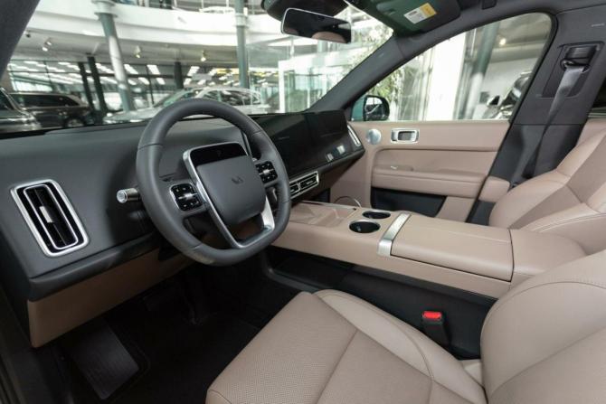 Новый Li Auto (Lixiang) L6 2025 года, цена 8 839 310 рублей, внедорожник, Автокод Объявления