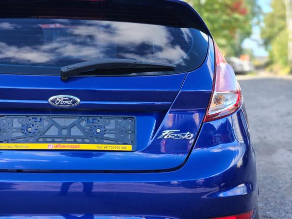 Ford Fiesta Mk6 Рестайлинг с пробегом 2016 года, цена 850 000 рублей, 106000 км, хэтчбек, Автокод Объявления