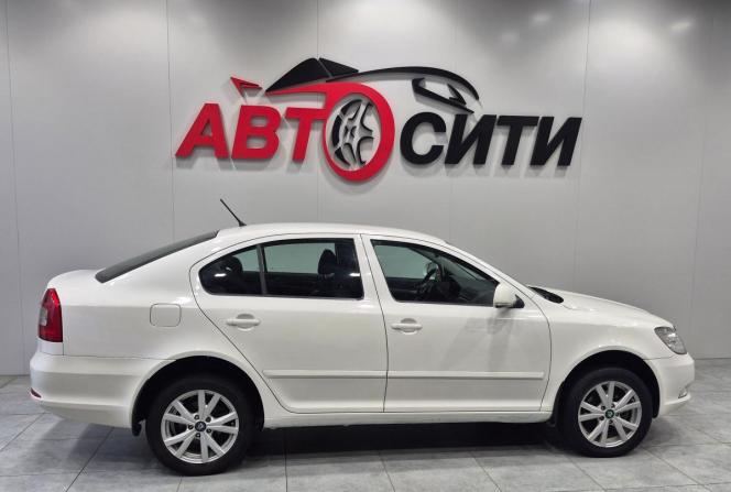Skoda Octavia II (A5) Рестайлинг с пробегом 2012 года, цена 850 000 рублей, 177968 км, лифтбек, Автокод Объявления
