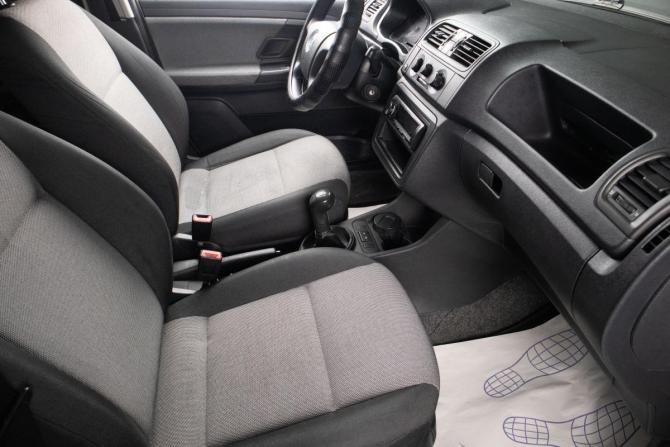 Skoda Fabia II с пробегом 2008 года, цена 399 000 рублей, 180454 км, хэтчбек, Автокод Объявления