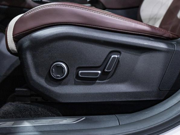 Geely Monjaro I с пробегом 2023 года, цена 3 189 900 рублей, 39060 км, внедорожник, Автокод Объявления