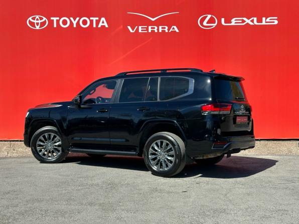 Toyota Land Cruiser 300 Series с пробегом 2021 года, цена 8 400 000 рублей, 89070 км, внедорожник, Автокод Объявления
