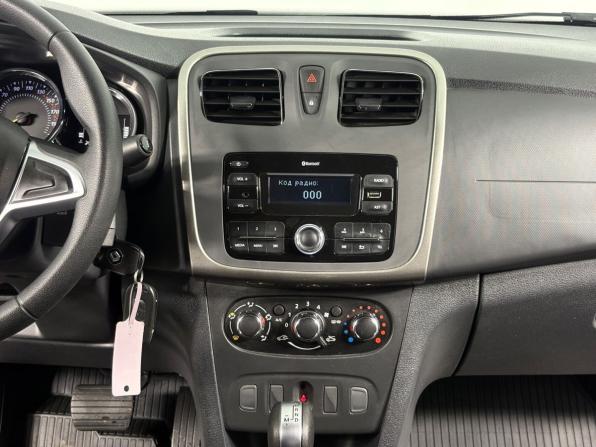 Renault Logan II Рестайлинг с пробегом 2022 года, цена 1 440 000 рублей, 56129 км, седан, Автокод Объявления