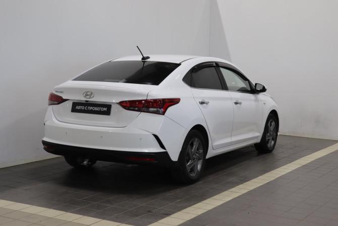 Hyundai Solaris II Рестайлинг с пробегом 2021 года, цена 1 654 000 рублей, 53118 км, седан, Автокод Объявления