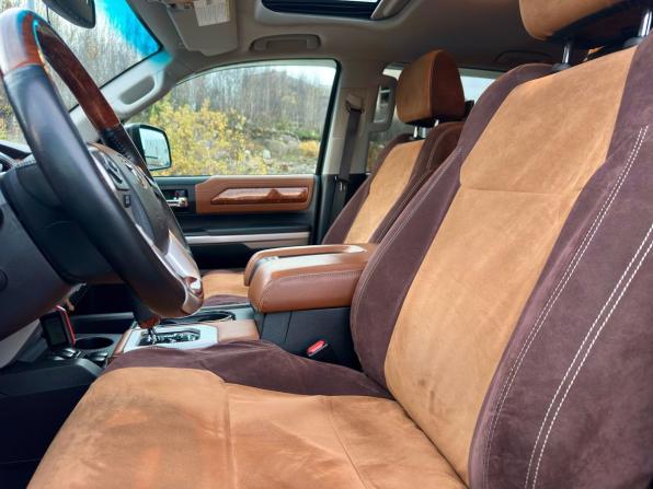 Toyota Tundra II Рестайлинг с пробегом 2015 года, цена 7 899 000 рублей, 77164 км, offers.body_type.unknown, Автокод Объявления
