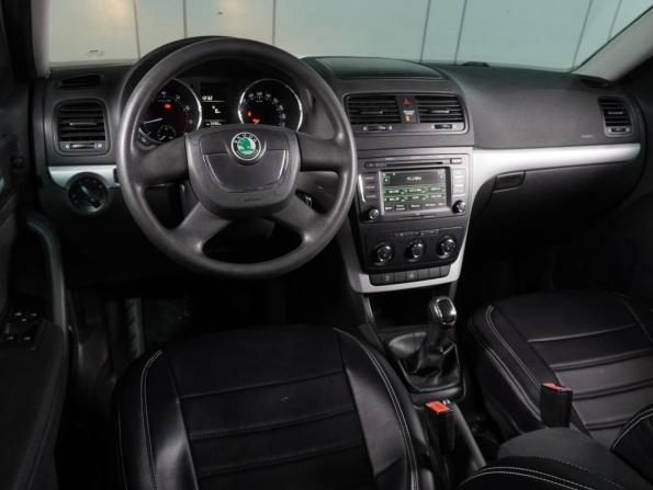 Skoda Yeti I с пробегом 2011 года, цена 799 000 рублей, 204623 км, внедорожник, Автокод Объявления