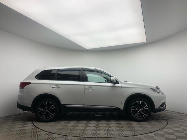 Mitsubishi Outlander III Рестайлинг 3 с пробегом 2019 года, цена 1 899 000 рублей, 147228 км, внедорожник, Автокод Объявления