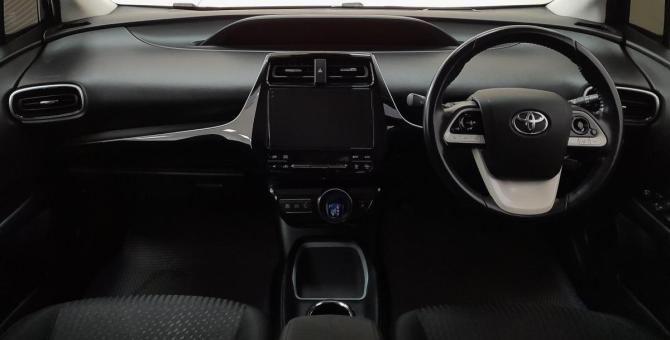 Toyota Prius IV (XW50) с пробегом 2016 года, цена 1 499 000 рублей, 112154 км, лифтбек, Автокод Объявления