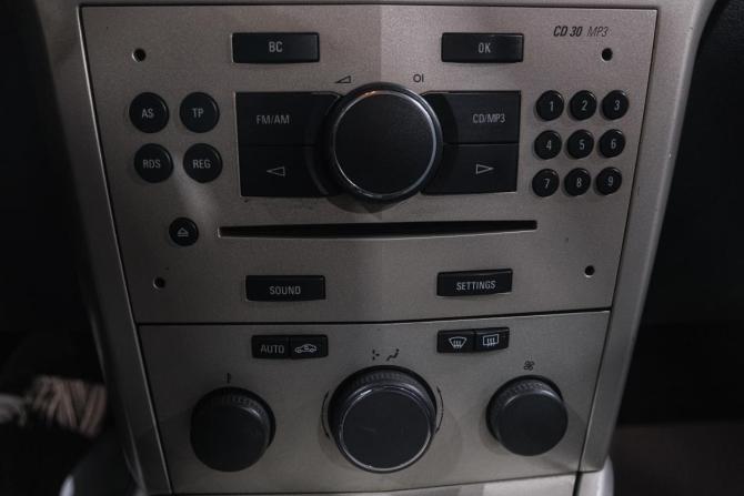 Opel Astra H Рестайлинг с пробегом 2008 года, цена 449 000 рублей, 384000 км, седан, Автокод Объявления