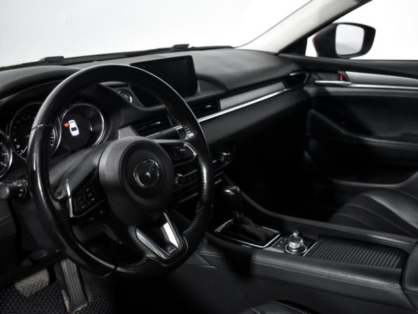 Mazda 6 III (GJ) Рестайлинг 2 с пробегом 2021 года, цена 2 690 000 рублей, 52764 км, седан, Автокод Объявления