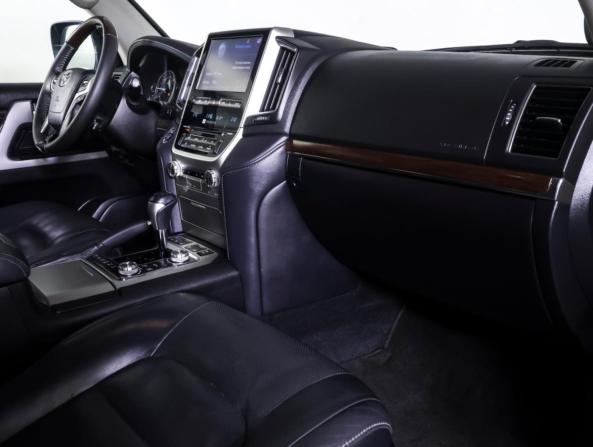 Toyota Land Cruiser 200 Series Рестайлинг 2 с пробегом 2018 года, цена 5 655 000 рублей, 334538 км, внедорожник, Автокод Объявления