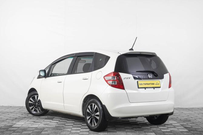 Honda Fit II с пробегом 2009 года, цена 809 000 рублей, 138000 км, хэтчбек, Автокод Объявления