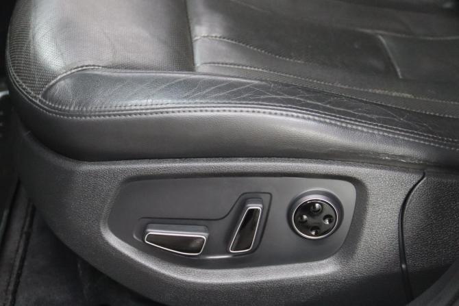 Hyundai Genesis II с пробегом 2015 года, цена 1 995 950 рублей, 178367 км, седан, Автокод Объявления