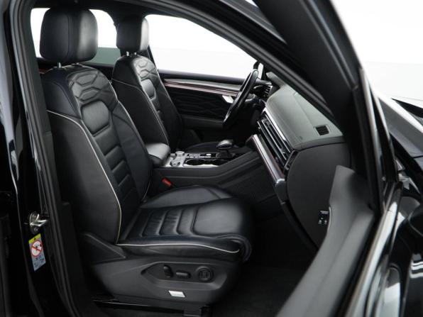 Volkswagen Touareg III с пробегом 2019 года, цена 7 995 055 рублей, 132051 км, внедорожник, Автокод Объявления