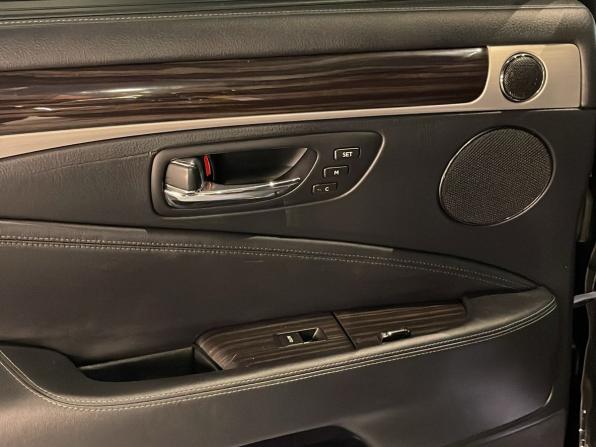 Lexus LS IV Рестайлинг 2 с пробегом 2013 года, цена 1 950 000 рублей, 253524 км, седан, Автокод Объявления