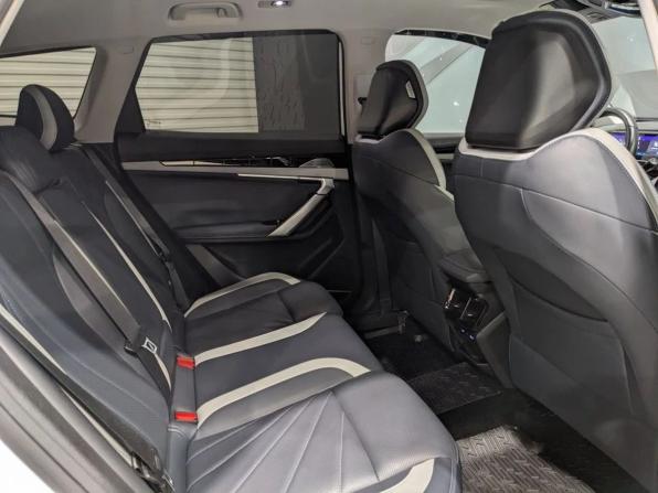 Geely Atlas II с пробегом 2024 года, цена 2 950 000 рублей, 9811 км, внедорожник, Автокод Объявления