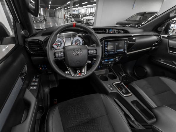 Toyota Hilux VIII Рестайлинг 2 с пробегом 2025 года, цена 7 450 000 рублей, 30 км, пикап, Автокод Объявления