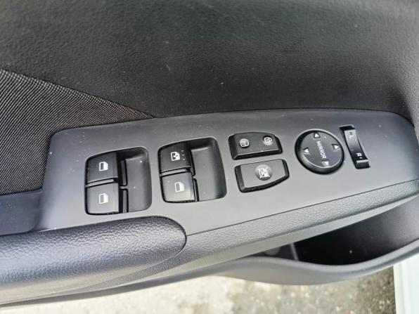 Hyundai Solaris II с пробегом 2019 года, цена 1 364 995 рублей, 88370 км, седан, Автокод Объявления