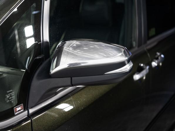 Toyota Voxy III (R80) Рестайлинг с пробегом 2018 года, цена 2 200 000 рублей, 101715 км, минивэн, Автокод Объявления