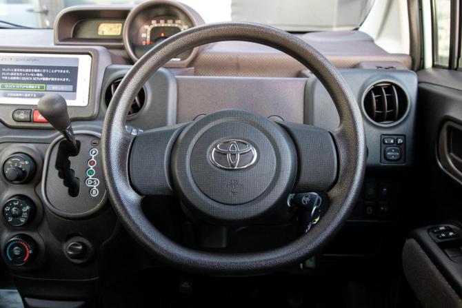 Toyota Spade с пробегом 2014 года, цена 870 000 рублей, 77145 км, компактвэн, Автокод Объявления