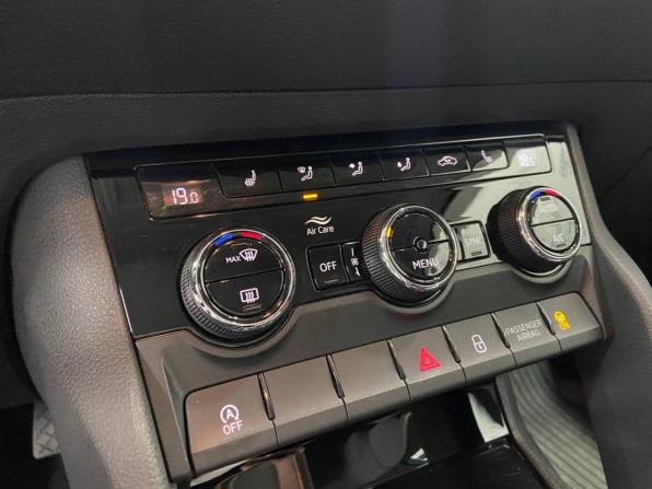 Skoda Karoq I с пробегом 2021 года, цена 2 290 000 рублей, 96902 км, внедорожник, Автокод Объявления