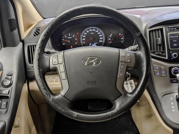 Hyundai H-1 II Рестайлинг 2 с пробегом 2021 года, цена 3 195 000 рублей, 141000 км, минивэн, Автокод Объявления