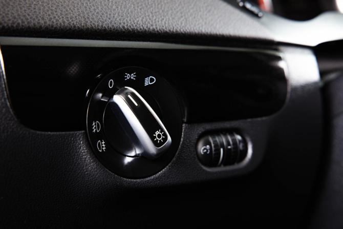 Volkswagen Jetta VI с пробегом 2013 года, цена 949 000 рублей, 253133 км, седан, Автокод Объявления