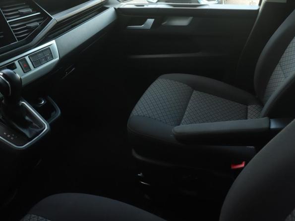 Volkswagen Multivan T6 Рестайлинг с пробегом 2021 года, цена 6 342 000 рублей, 94736 км, минивэн, Автокод Объявления