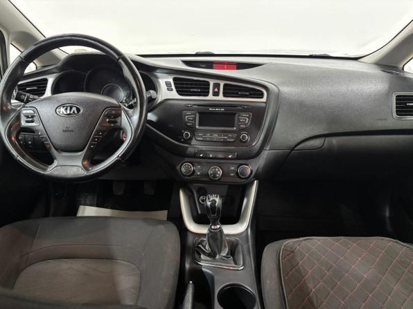 Kia Ceed II с пробегом 2015 года, цена 1 000 000 рублей, 142062 км, хэтчбек, Автокод Объявления