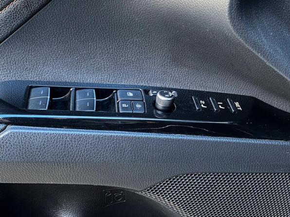 Toyota Camry VIII (XV70) Рестайлинг с пробегом 2023 года, цена 3 350 000 рублей, 21502 км, седан, Автокод Объявления