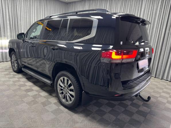Toyota Land Cruiser 300 Series с пробегом 2022 года, цена 10 500 000 рублей, 64826 км, внедорожник, Автокод Объявления