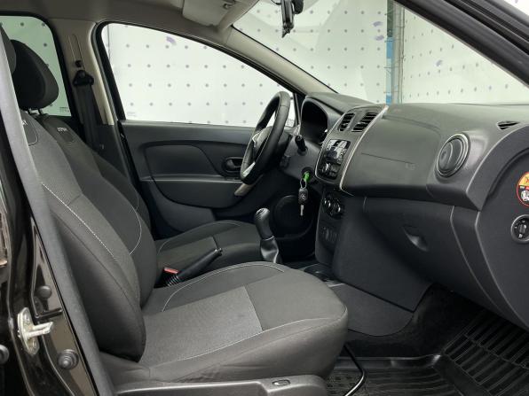 Renault Sandero II с пробегом 2018 года, цена 1 090 000 рублей, 139267 км, хэтчбек, Автокод Объявления