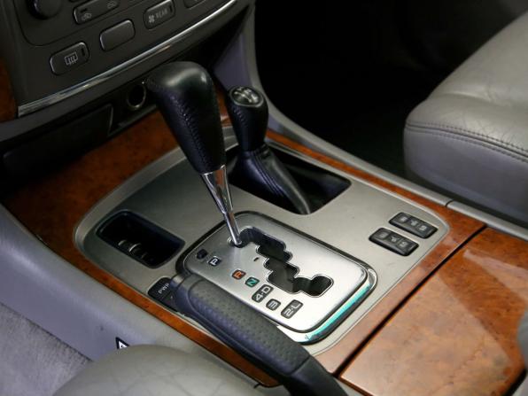 Toyota Land Cruiser 100 Series Рестайлинг 2 с пробегом 2006 года, цена 1 650 000 рублей, 470000 км, внедорожник, Автокод Объявления