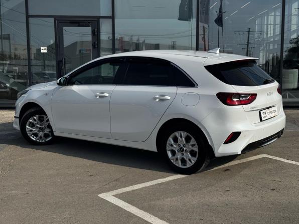 Kia Ceed III Рестайлинг с пробегом 2022 года, цена 1 970 000 рублей, 62000 км, хэтчбек, Автокод Объявления