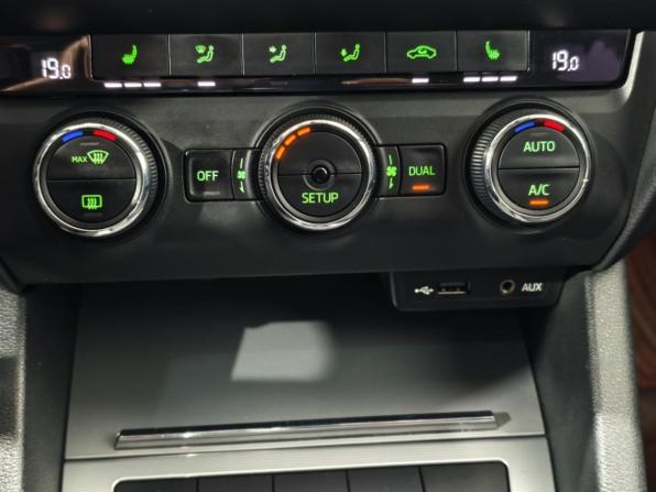 Skoda Octavia III (A7) с пробегом 2013 года, цена 967 400 рублей, 239219 км, лифтбек, Автокод Объявления