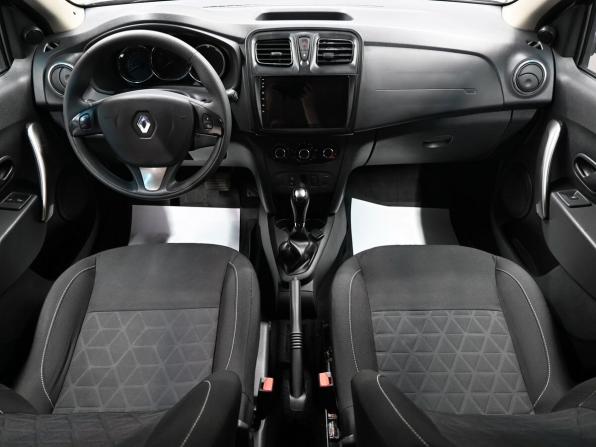 Renault Sandero II с пробегом 2017 года, цена 995 000 рублей, 123452 км, хэтчбек, Автокод Объявления