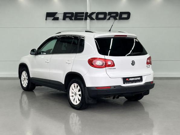 Volkswagen Tiguan I Рестайлинг с пробегом 2011 года, цена 1 039 000 рублей, 252775 км, внедорожник, Автокод Объявления