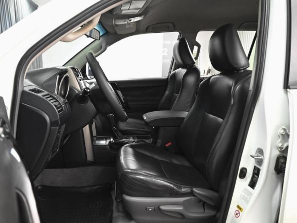 Toyota Land Cruiser Prado 150 Series с пробегом 2013 года, цена 2 919 000 рублей, 211084 км, внедорожник, Автокод Объявления