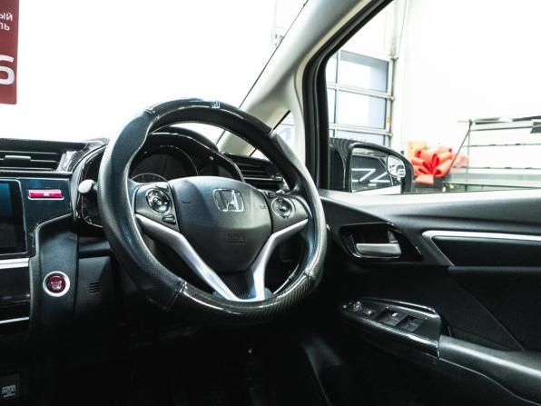 Honda Fit III с пробегом 2016 года, цена 950 000 рублей, 170022 км, хэтчбек, Автокод Объявления
