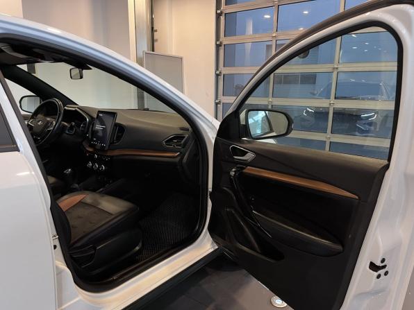 Lada (ВАЗ) Vesta I Рестайлинг (NG) с пробегом 2023 года, цена 1 500 000 рублей, 84216 км, седан, Автокод Объявления