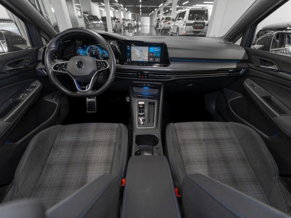 Volkswagen Golf VIII с пробегом 2020 года, цена 2 980 000 рублей, 61063 км, хэтчбек, Автокод Объявления